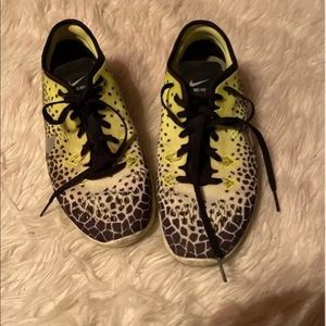 Women’s size 6 Nike Free